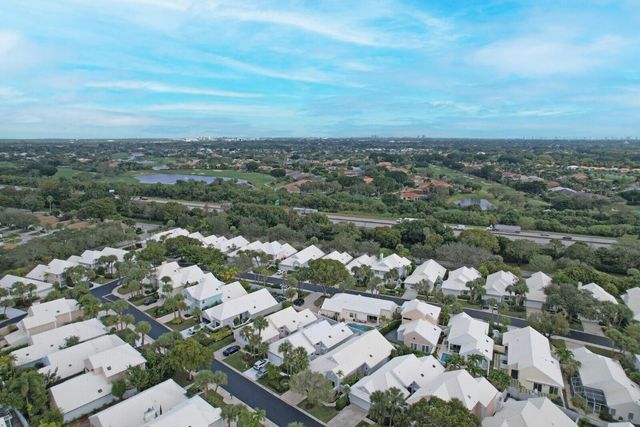 21 Selby Lane, Palm Beach Gardens, FL 33418