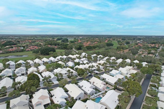 21 Selby Lane, Palm Beach Gardens, FL 33418