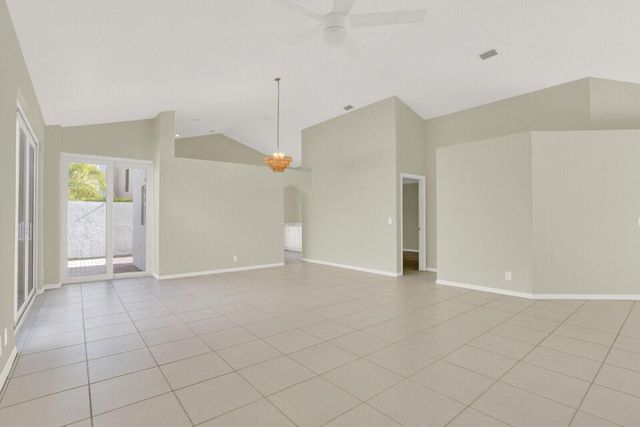 21 Selby Lane, Palm Beach Gardens, FL 33418