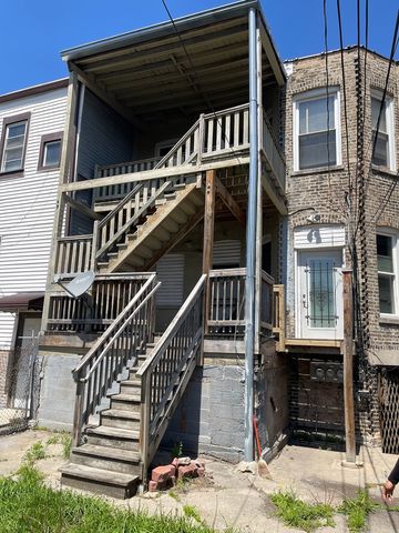 3339 W Flournoy Street, Chicago, IL 60624