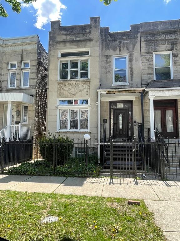 3339 W Flournoy Street, Chicago, IL 60624