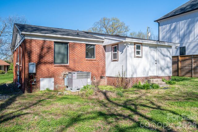 1642 Hawthorne Lane, Charlotte, NC 28205