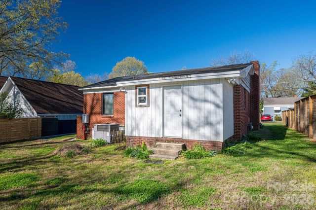 1642 Hawthorne Lane, Charlotte, NC 28205