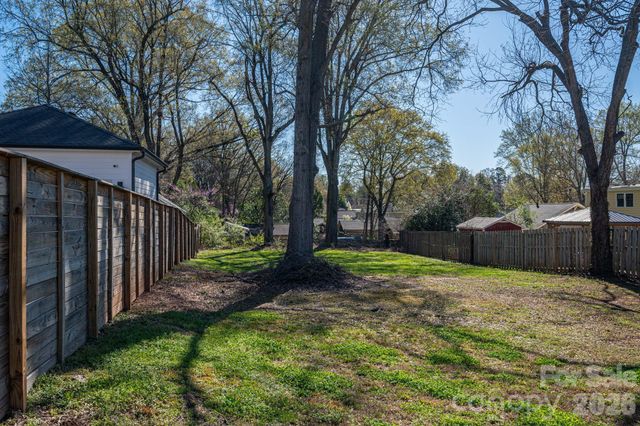 1642 Hawthorne Lane, Charlotte, NC 28205