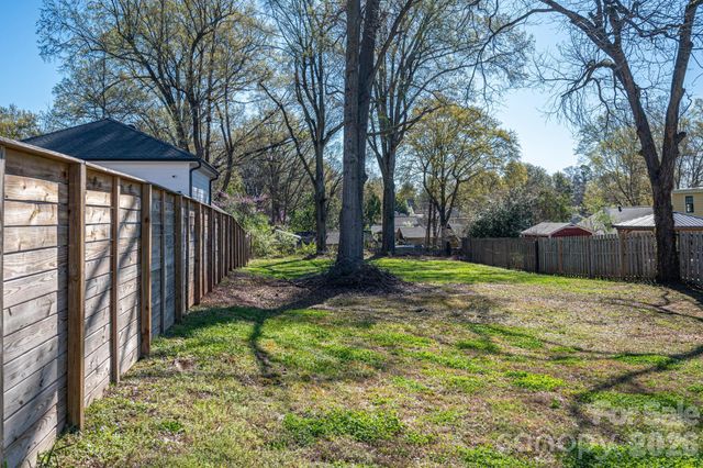 1642 Hawthorne Lane, Charlotte, NC 28205