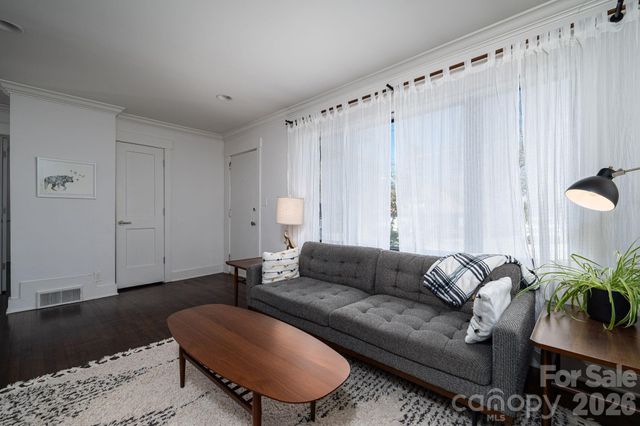 1642 Hawthorne Lane, Charlotte, NC 28205