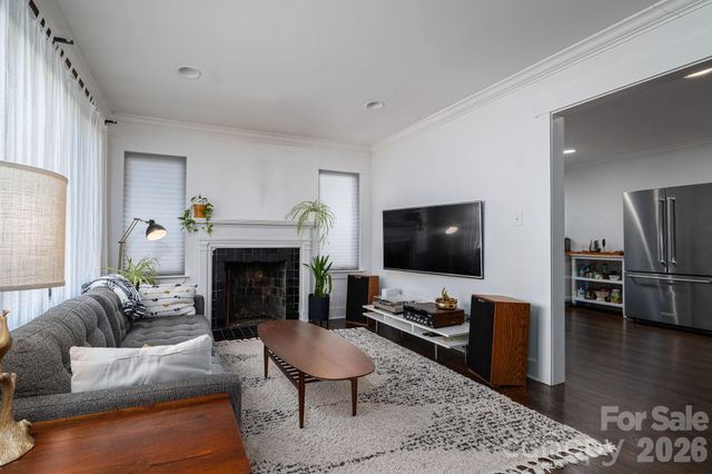 1642 Hawthorne Lane, Charlotte, NC 28205