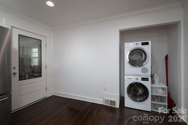 1642 Hawthorne Lane, Charlotte, NC 28205