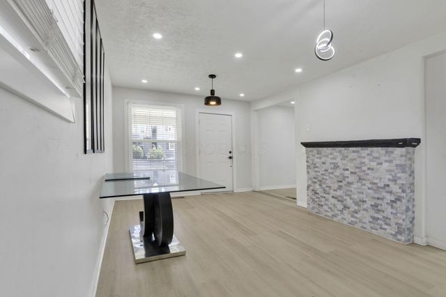 841 Saint Clair Avenue, Columbus, OH 43201