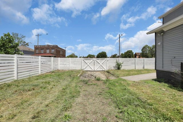841 Saint Clair Avenue, Columbus, OH 43201