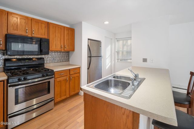 62 Arrowwood Place, Malta, NY 12020