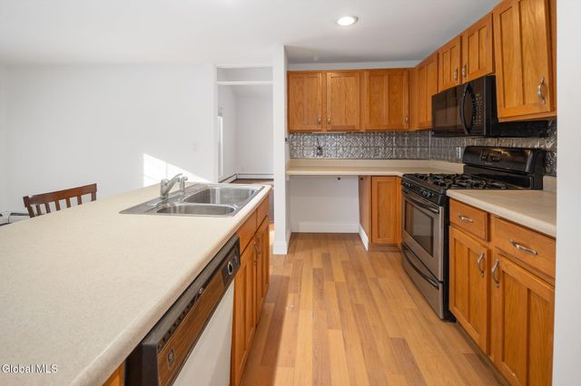 62 Arrowwood Place, Malta, NY 12020