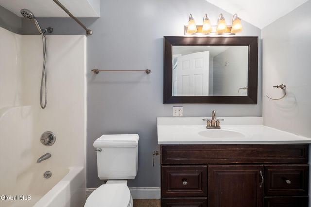 62 Arrowwood Place, Malta, NY 12020