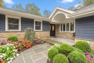 14 S Hollow Road, Dix Hills, NY 11746