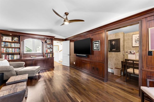 3 Turtle Walk, Key Biscayne, FL 33149