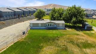 7520 W Van Giesen St, West Richland, WA 99353
