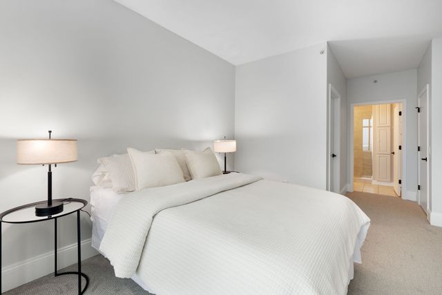 100 E 14th Street 2106, Chicago, IL 60605