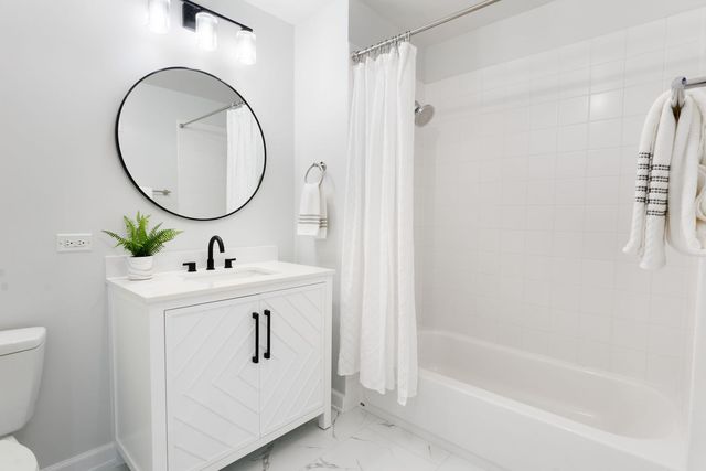 100 E 14th Street 2106, Chicago, IL 60605