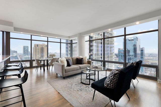 100 E 14th Street 2106, Chicago, IL 60605