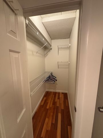 57 Broadlawn Park 11, Boston, MA 02467