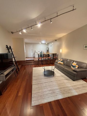 57 Broadlawn Park 11, Boston, MA 02467