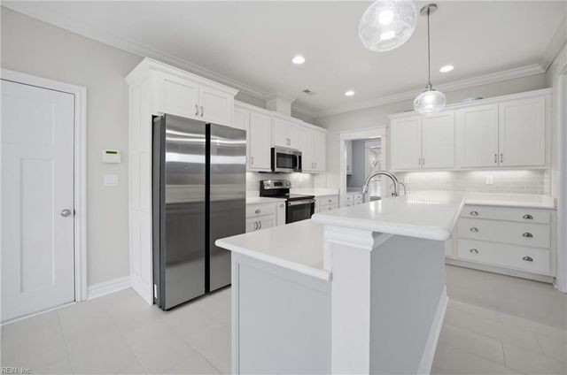 2002 Anthony PL, Suffolk, VA 23432