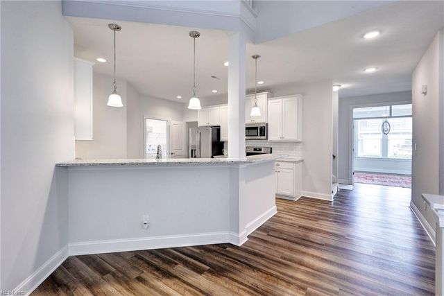126 Creek Front LN, Suffolk, VA 23435