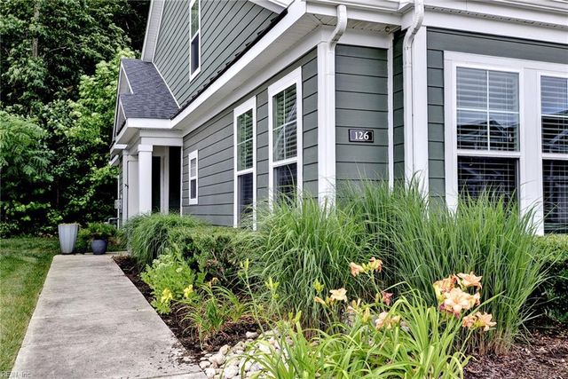 126 Creek Front LN, Suffolk, VA 23435