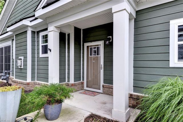 126 Creek Front LN, Suffolk, VA 23435