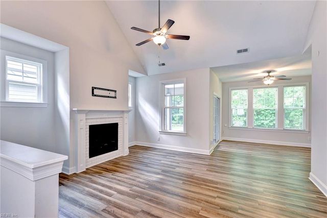126 Creek Front LN, Suffolk, VA 23435