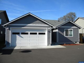 56 Oak Terrace #A Dr, Lebanon, OR 97355