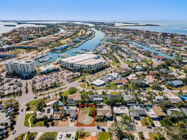 164 2ND STREET W, St Petersburg, FL 33715