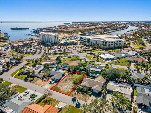 164 2ND STREET W, St Petersburg, FL 33715