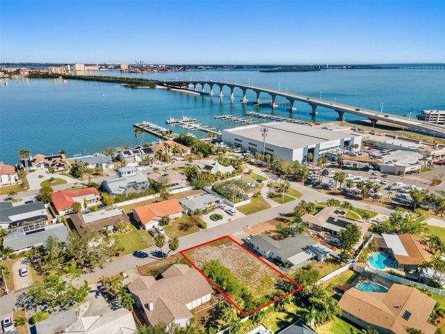 164 2ND STREET W, St Petersburg, FL 33715