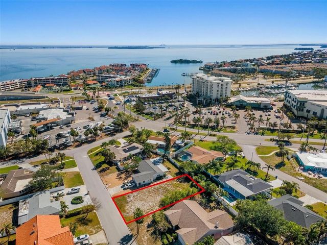 164 2ND STREET W, St Petersburg, FL 33715