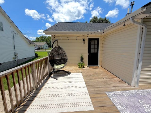 2525 Slaydon DR, Nashville, TN 37207