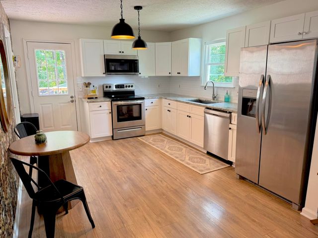 2525 Slaydon DR, Nashville, TN 37207