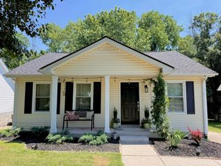 2525 Slaydon DR, Nashville, TN 37207