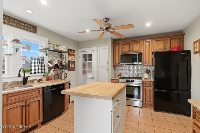 132 Broadway, Keyport, NJ 07735
