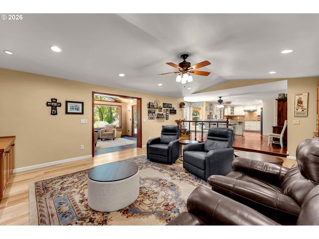 5407 Ne SALMON CREEK St, Vancouver, WA 98686