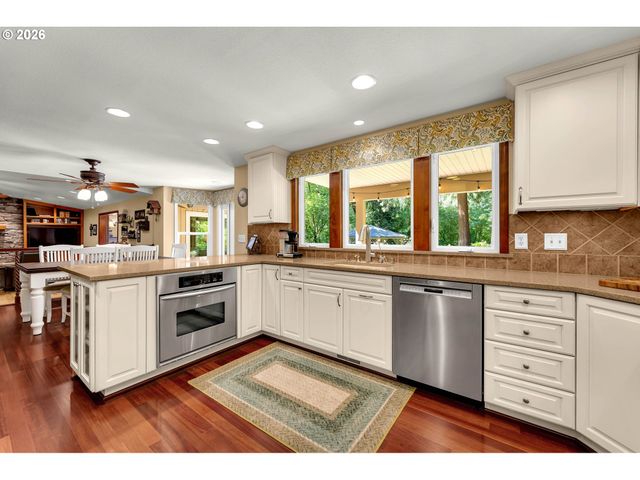 5407 Ne SALMON CREEK St, Vancouver, WA 98686