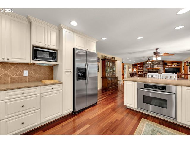 5407 Ne SALMON CREEK St, Vancouver, WA 98686