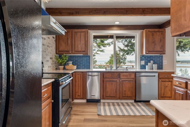 231 Windship Drive, Port Townsend, WA 98368
