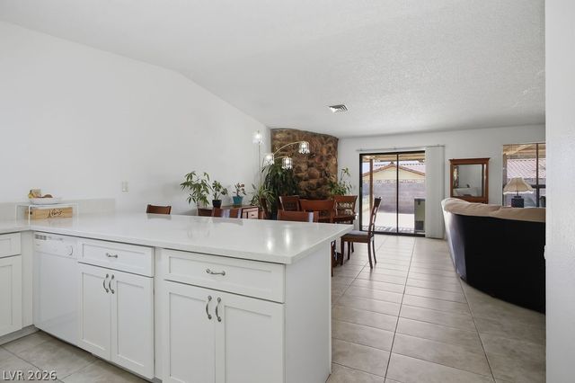 2424 La Luna Drive, Henderson, NV 89014