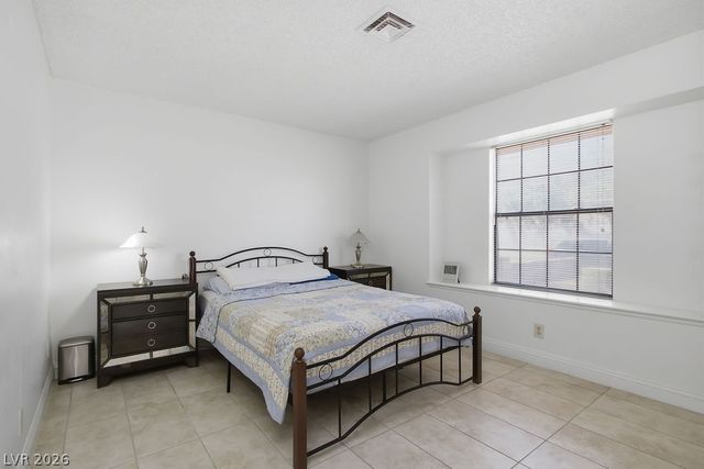 2424 La Luna Drive, Henderson, NV 89014