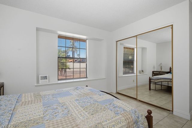 2424 La Luna Drive, Henderson, NV 89014