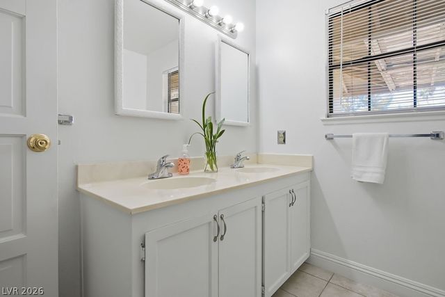 2424 La Luna Drive, Henderson, NV 89014