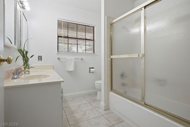 2424 La Luna Drive, Henderson, NV 89014