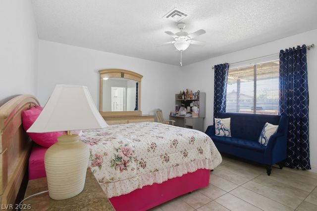 2424 La Luna Drive, Henderson, NV 89014