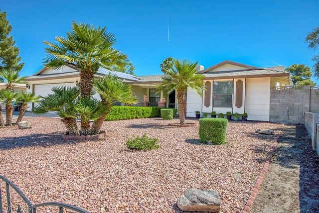 2424 La Luna Drive, Henderson, NV 89014